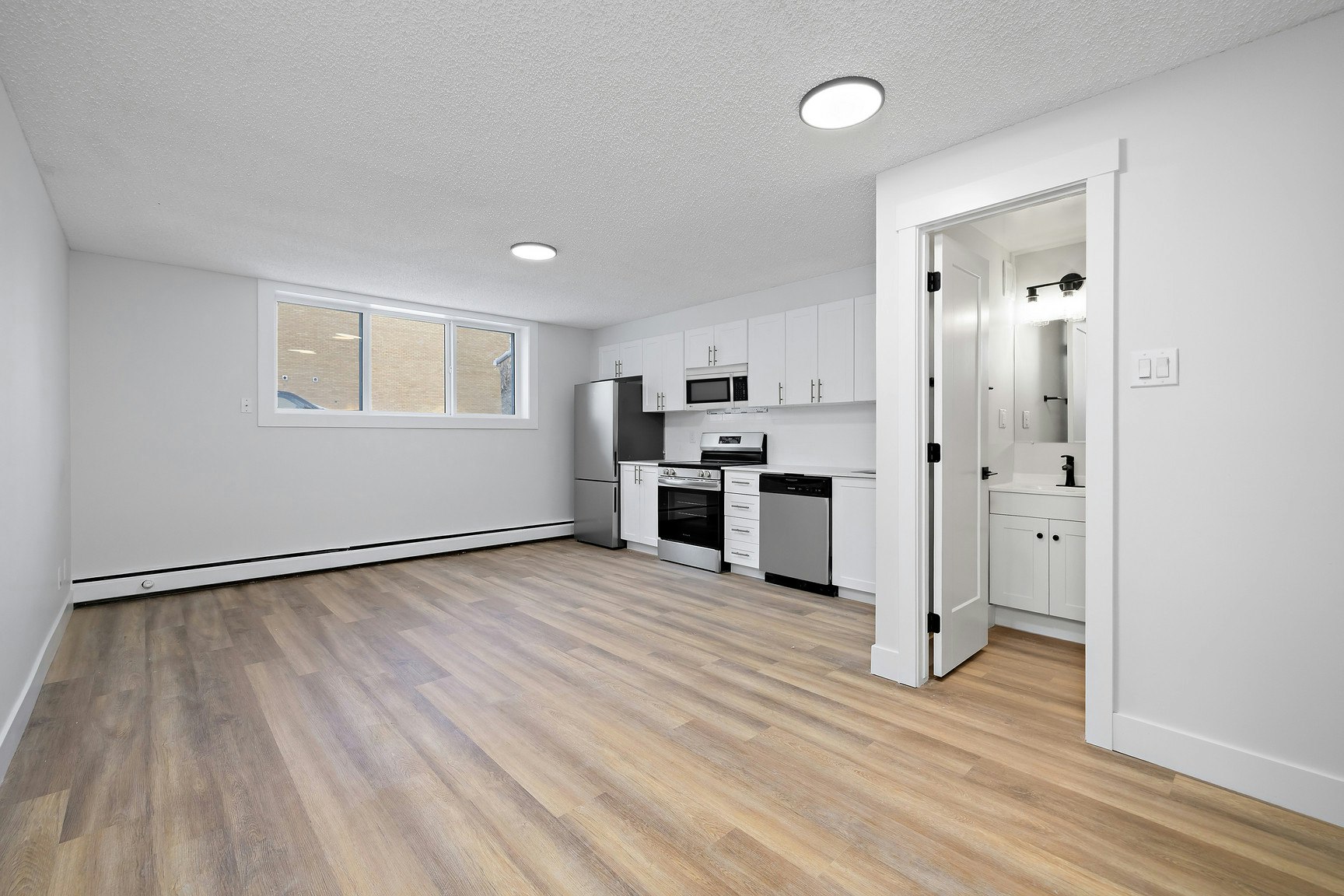 105-10630 114 Street Northwest, Edmonton, AB, T5H 3J9 - 4