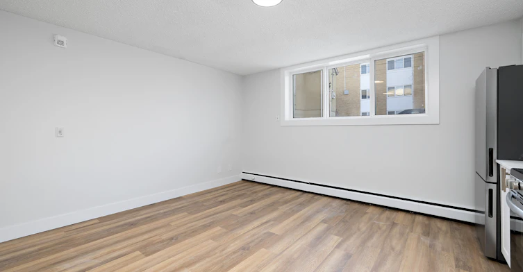 105-10630 114 Street Northwest, Edmonton, AB, T5H 3J9 - 18