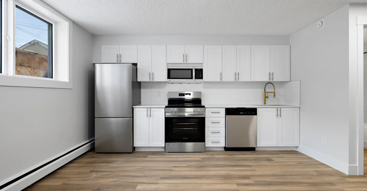 105-10630 114 Street Northwest, Edmonton, AB, T5H 3J9 - 11