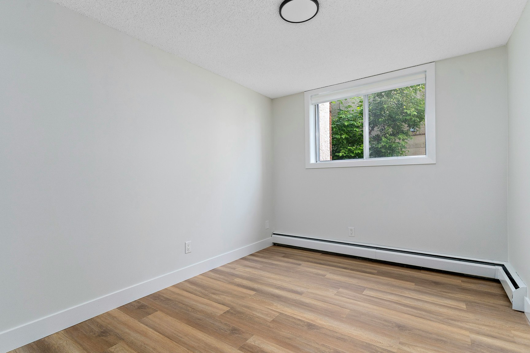 301-10630 114 Street Northwest, Edmonton, AB, T5H 3J9 - 17