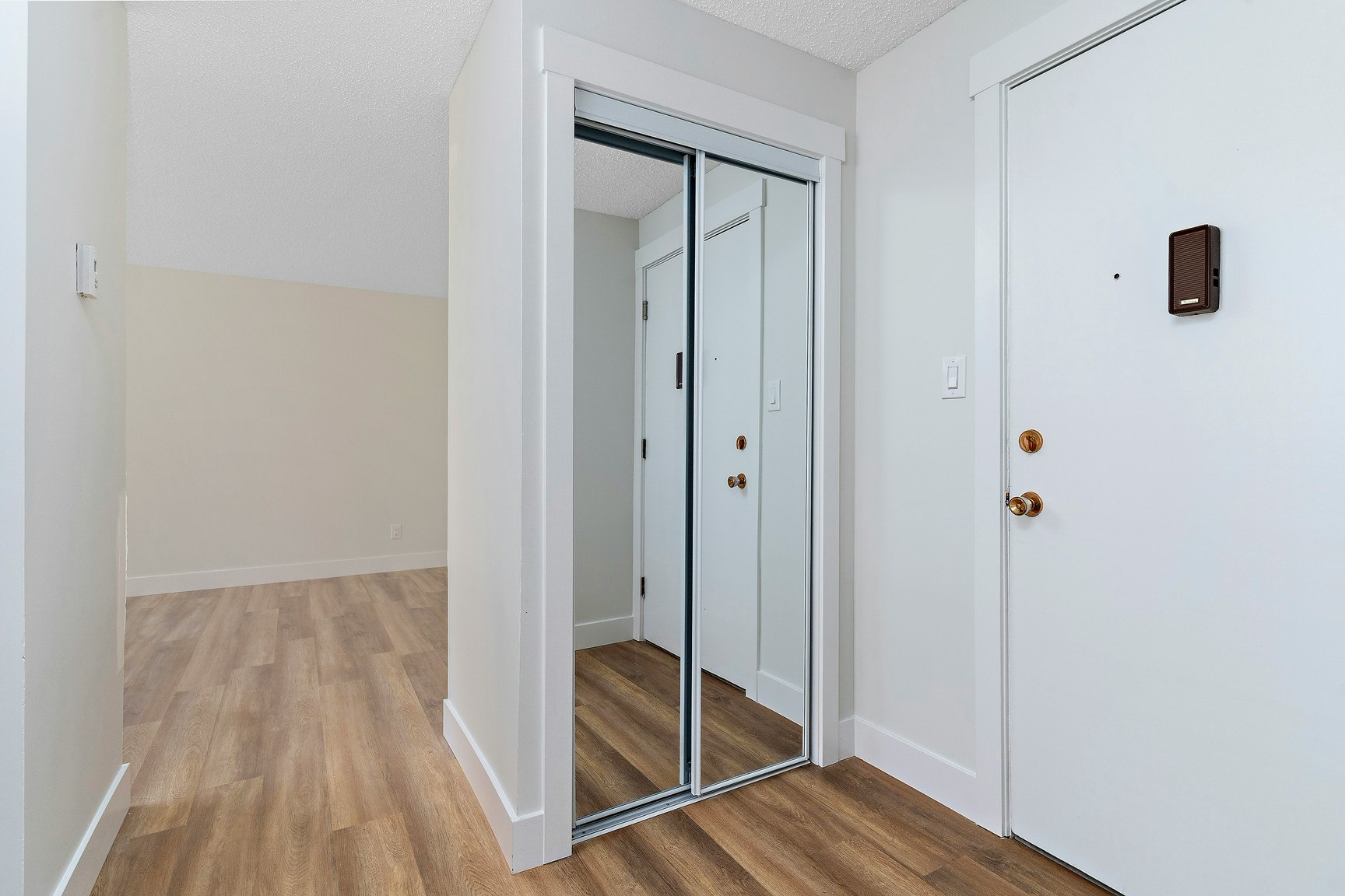 301-10630 114 Street Northwest, Edmonton, AB, T5H 3J9 - 5