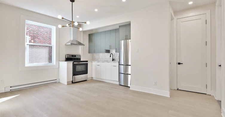 4188 Décarie Boulevard, Montréal, QC, H4A 3K2