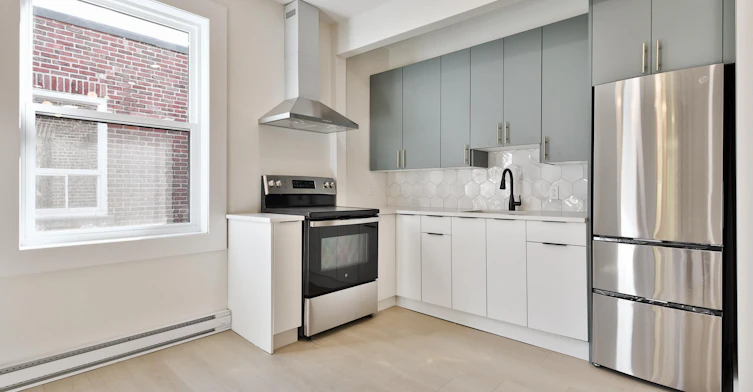 4188 Décarie Boulevard, Montréal, QC, H4A 3K2 - 2
