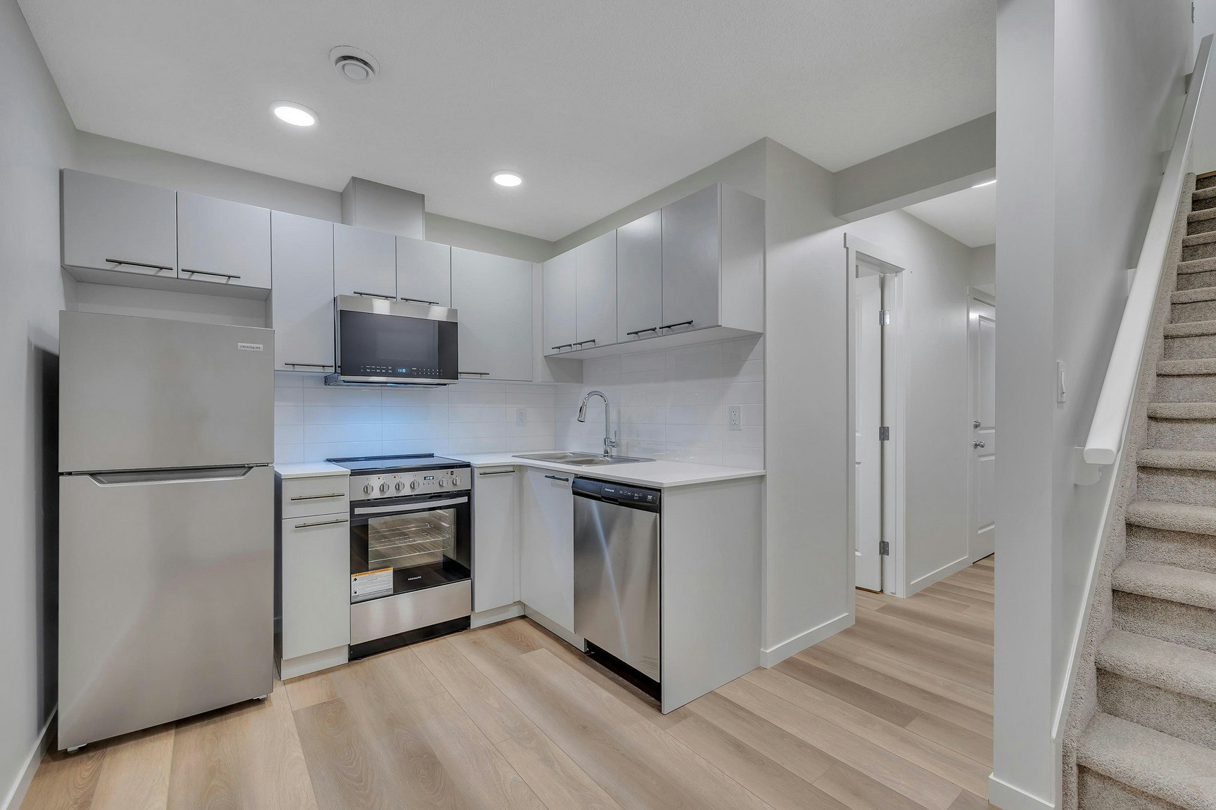 B-2818 192 Street Northwest, Edmonton, AB, T6M 3B5