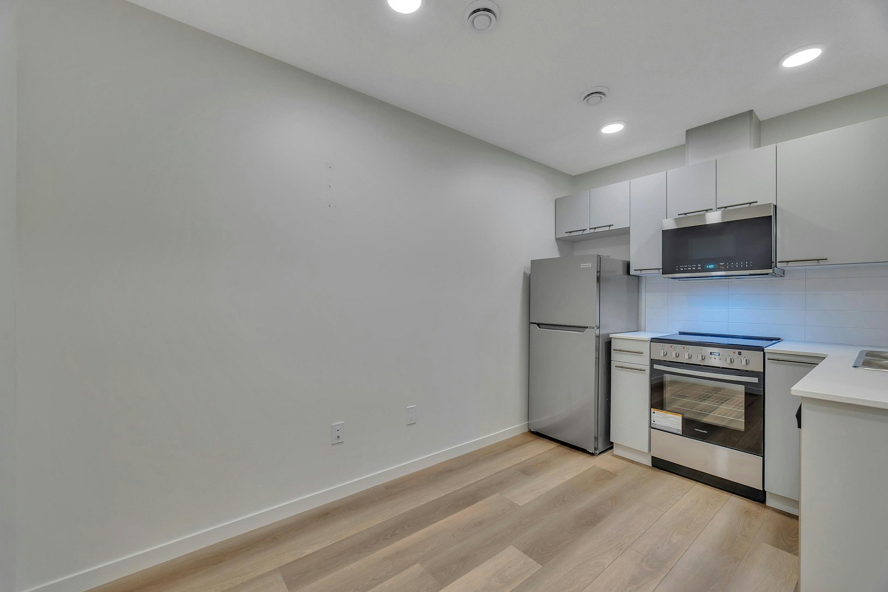 B-2818 192 Street Northwest, Edmonton, AB, T6M 3B5 - 7