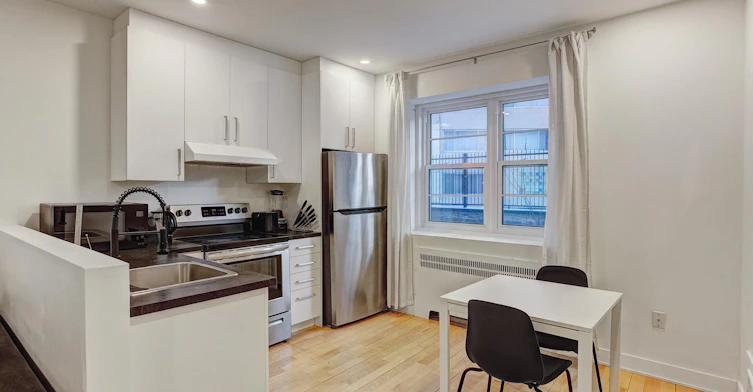 2 Bedroom-1555 Summerhill Avenue, Montréal, QC, H3H 1C5 - 2