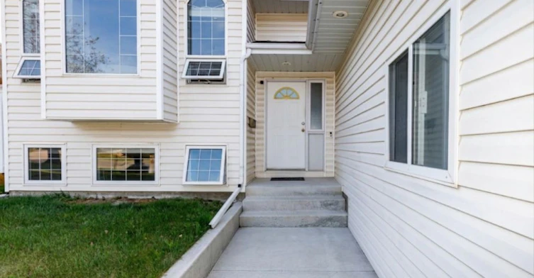 9 Parson Drive, Sylvan Lake, AB, T4S 1K4 - 2