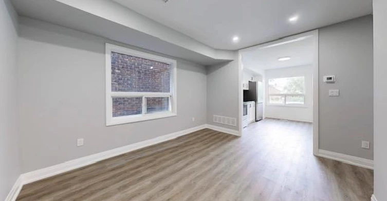2-253 Oakwood Avenue, Toronto, ON, M6E 2V3 - 7