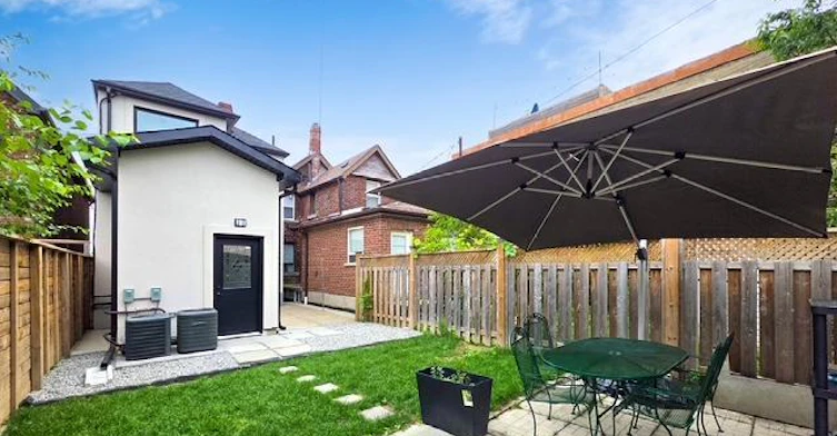 2-253 Oakwood Avenue, Toronto, ON, M6E 2V3 - 3