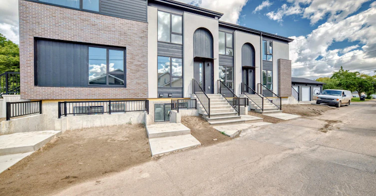Main-11111 51 Street Northwest, Edmonton, AB, T5W 3E5