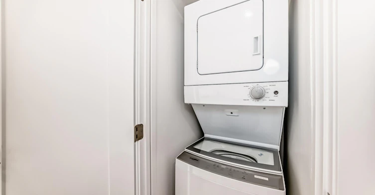 11111 51 Street Northwest, Edmonton, AB, T5W 3E5 - 10