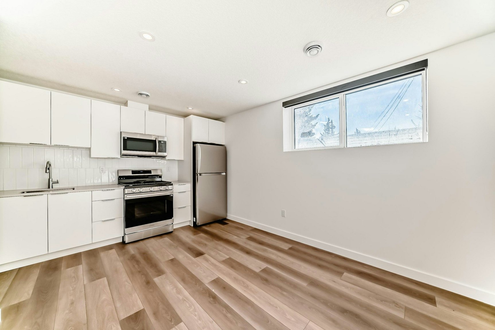 11111 51 Street Northwest, Edmonton, AB, T5W 3E5 - 17