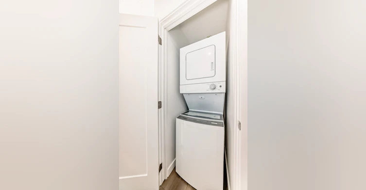 11111 51 Street Northwest, Edmonton, AB, T5W 3E5 - 9