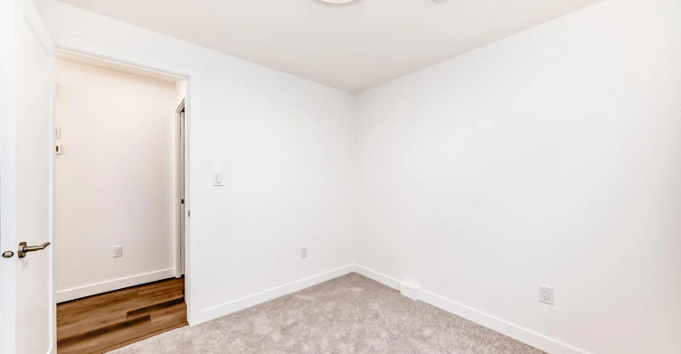 11111 51 Street Northwest, Edmonton, AB, T5W 3E5 - 14