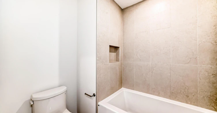 11111 51 Street Northwest, Edmonton, AB, T5W 3E5 - 12