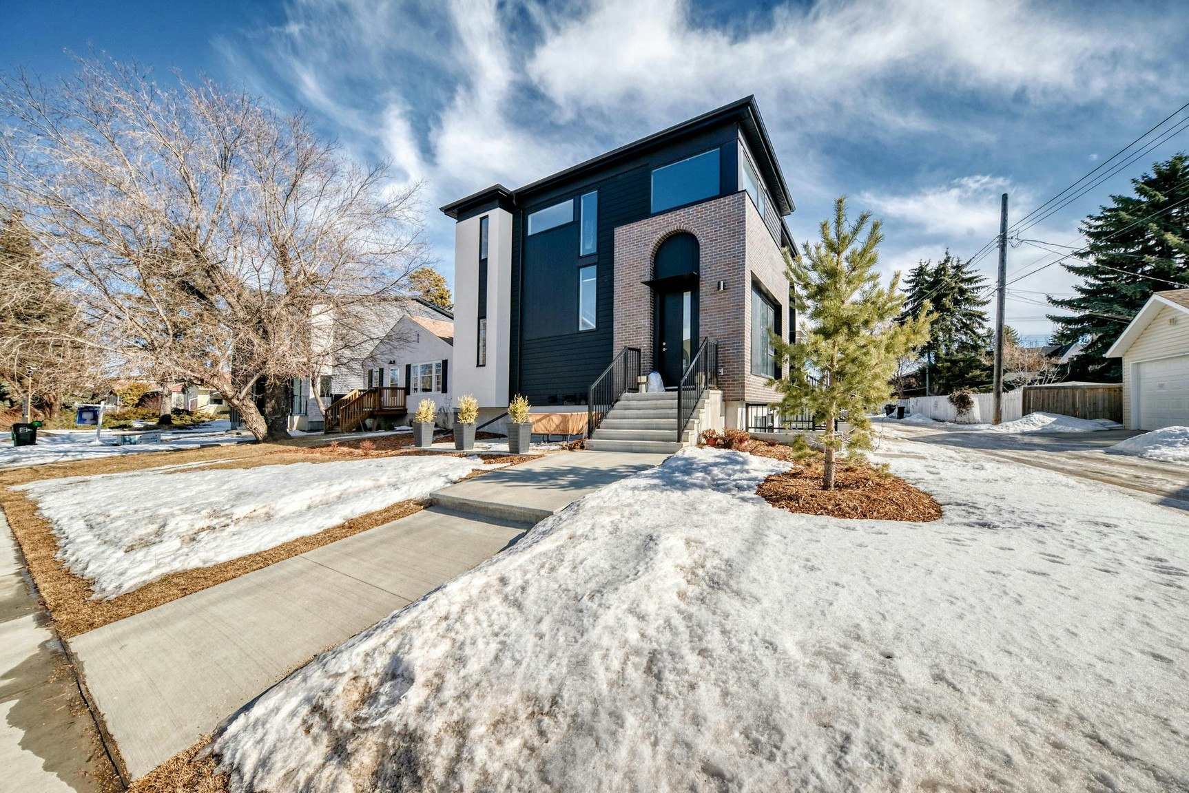 11111 51 Street Northwest, Edmonton, AB, T5W 3E5 - 3