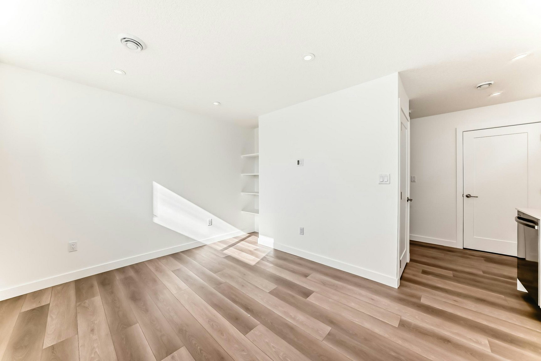 11111 51 Street Northwest, Edmonton, AB, T5W 3E5 - 18