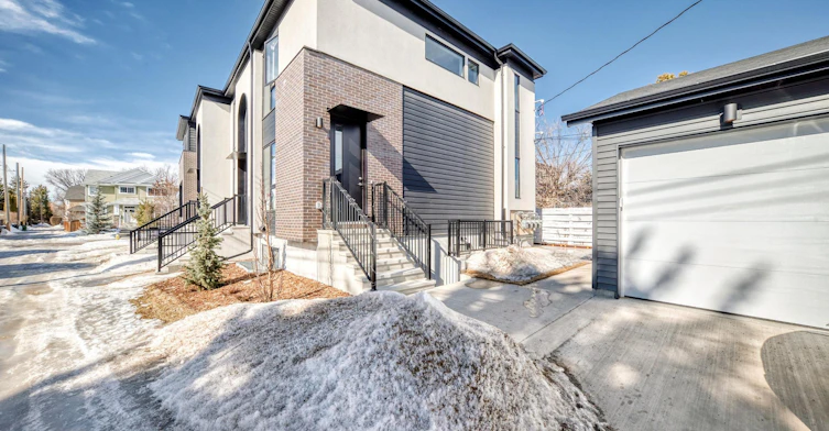 11111 51 Street Northwest, Edmonton, AB, T5W 3E5 - 4