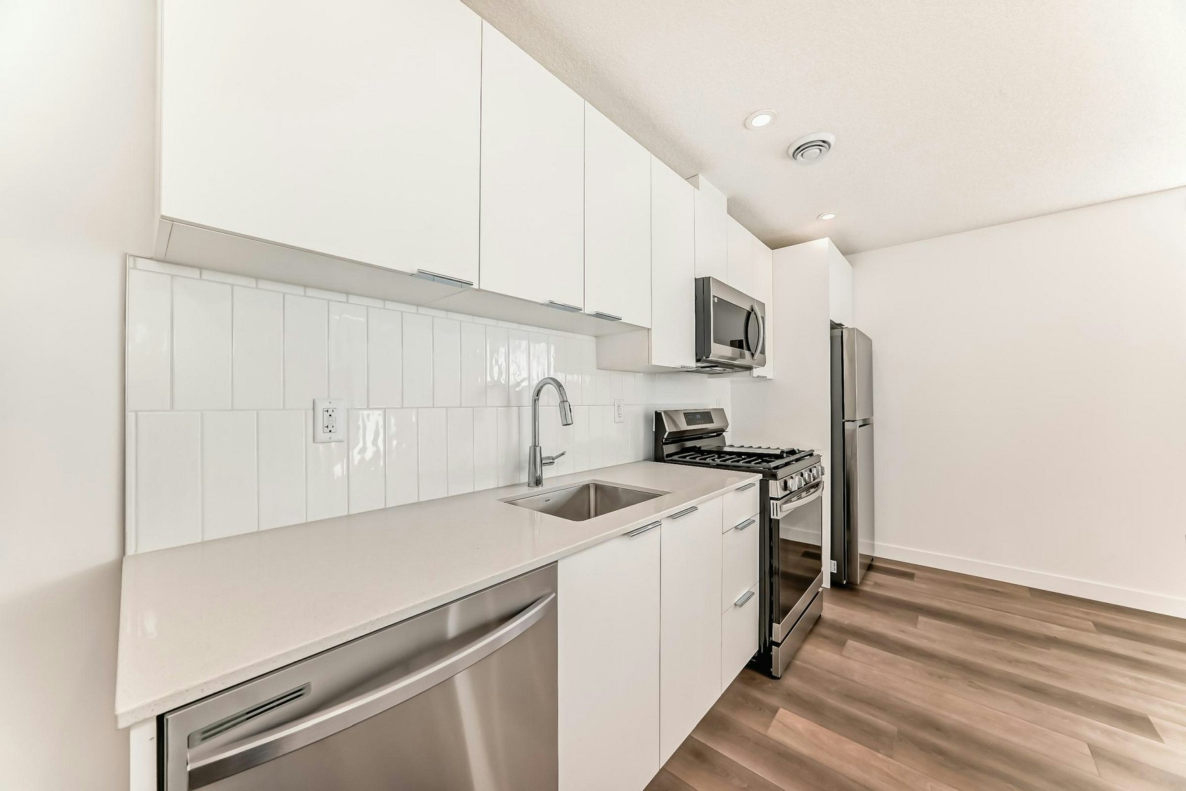 11111 51 Street Northwest, Edmonton, AB, T5W 3E5 - 22