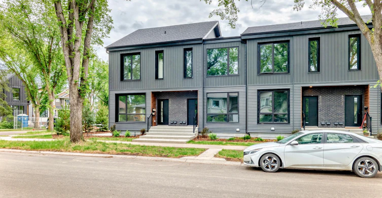 Main-6415 93 Street Northwest, Edmonton, AB, T6E 3B1 - 47