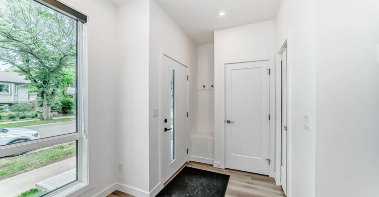 Main-6415 93 Street Northwest, Edmonton, AB, T6E 3B1 - 6