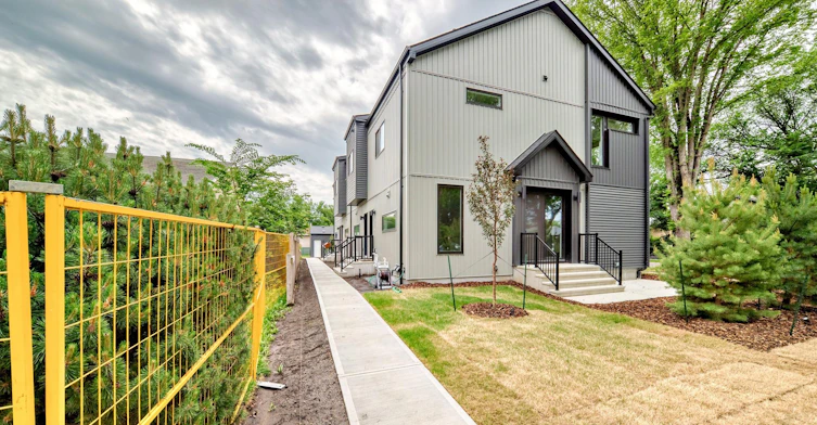 Main-6415 93 Street Northwest, Edmonton, AB, T6E 3B1 - 41