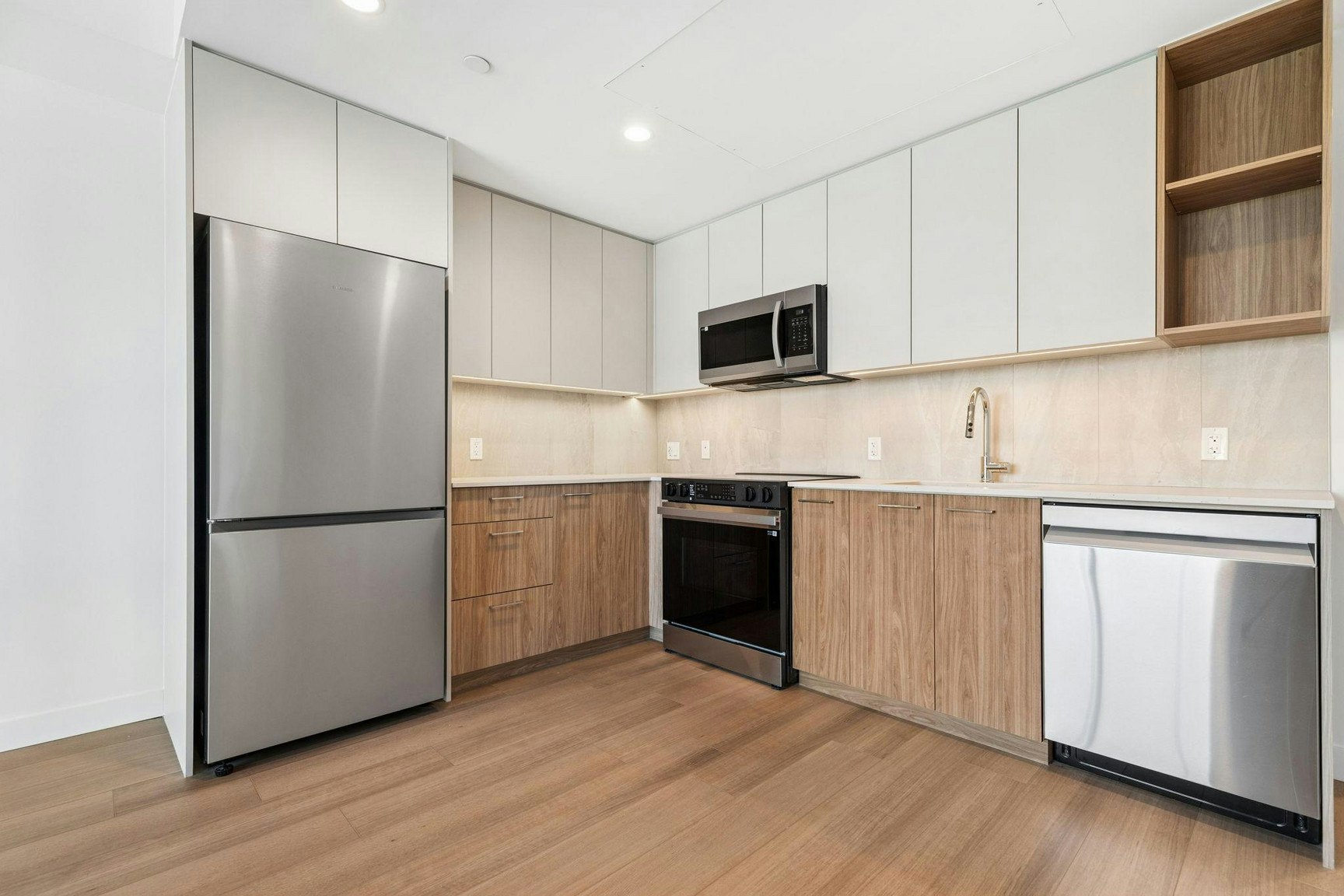 618-1960 Macdonald Street, Vancouver, BC, V6K 0J1
