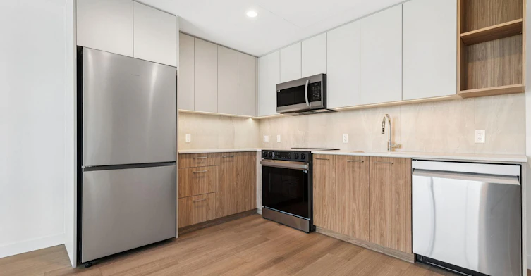 618-1960 Macdonald Street, Vancouver, BC, V6K 0J1