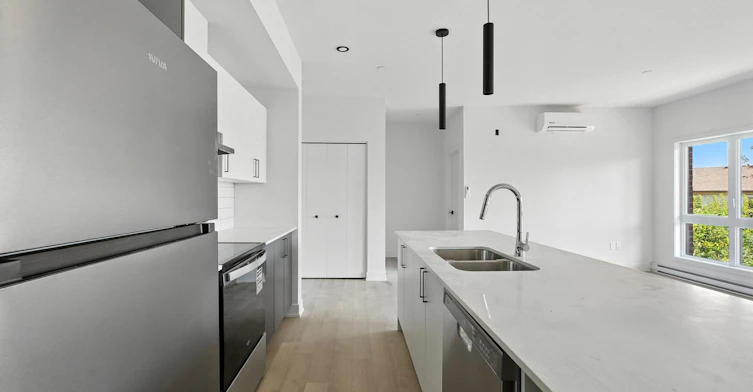 304-318 Freeman Chemin, Gatineau, QC, J8Z 2B6 - 2