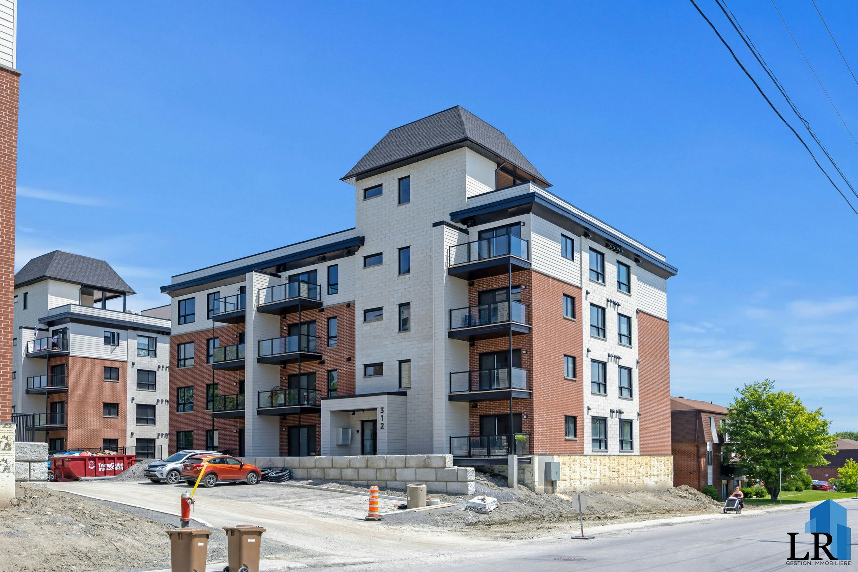 304-318 Freeman Chemin, Gatineau, QC, J8Z 2B6
