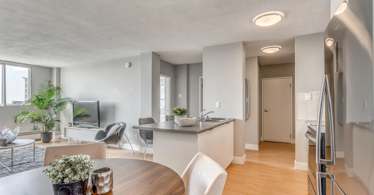 6205 101 Avenue Northwest, Edmonton, AB, T6A 0H3 - 10
