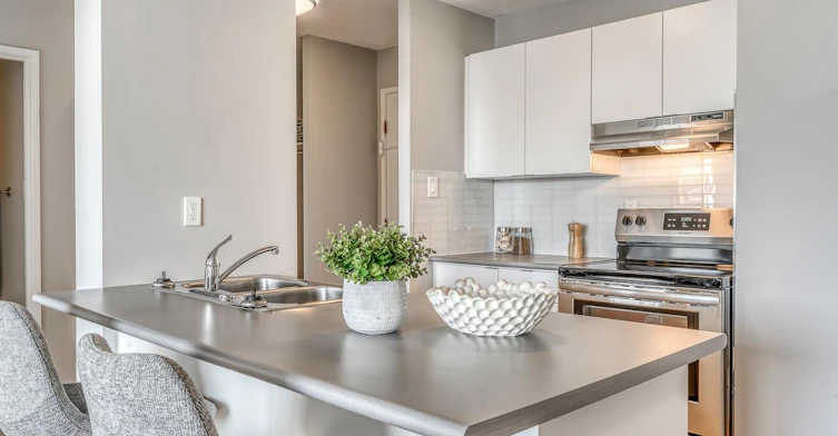 6205 101 Avenue Northwest, Edmonton, AB, T6A 0H3 - 6