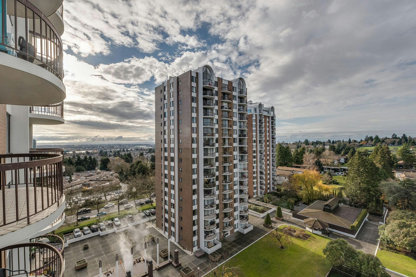 621 West 57th Avenue, Vancouver, BC, V6P 1R8 - 2
