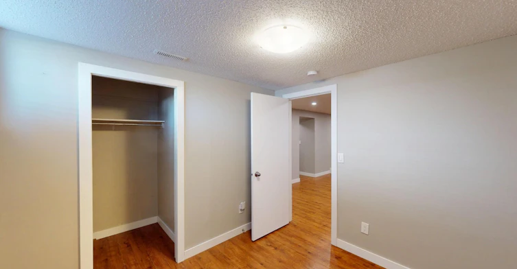 316 60 Street Southeast, Calgary, AB, T2A 7X7 - 7