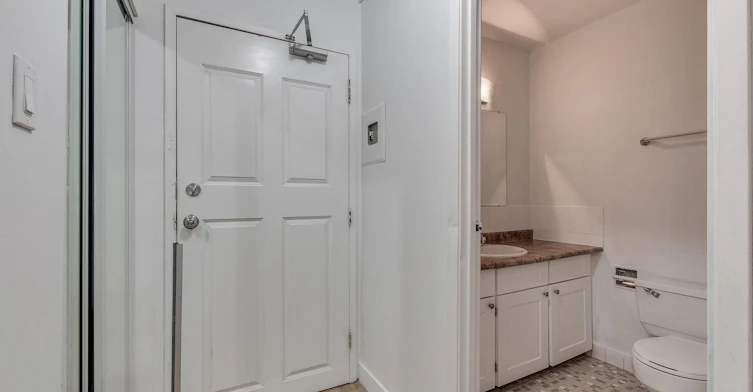 695 Southeast Marine Drive, Vancouver, BC, V5X 2T6 - 3