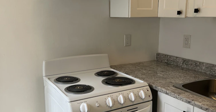 ½ B-502 Somerset Street West, Ottawa, ON, K1R 5J7 - 2