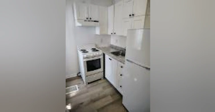 ½ B-502 Somerset Street West, Ottawa, ON, K1R 5J7 - 8