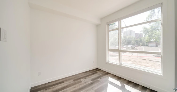 201-10015 113 Street, Edmonton, AB, T5K 1N8 - 17