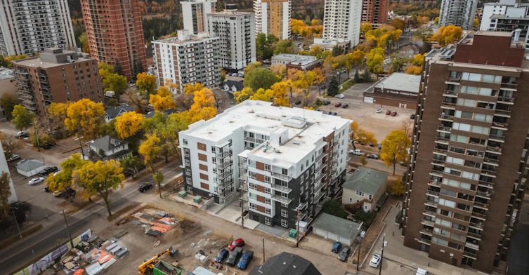 201-10015 113 Street, Edmonton, AB, T5K 1N8