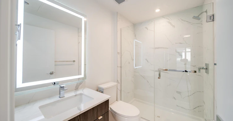 208-10015 113 Street, Edmonton, AB, T5K 1N8 - 11