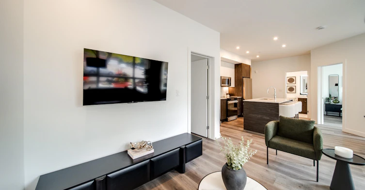 103-10015 113 Street, Edmonton, AB, T5K 1N8 - 10