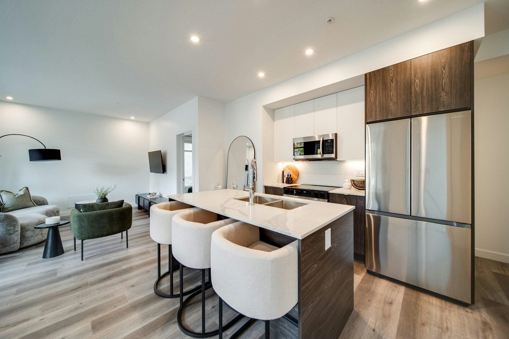 303-10015 113 Street, Edmonton, AB, T5K 0S8