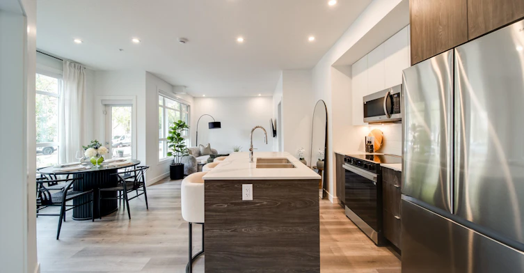 511-10015 113 Street, Edmonton, AB, T5K 1N8 - 5