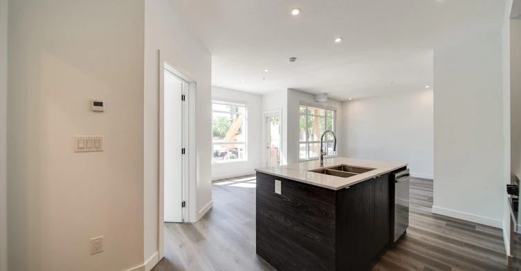 611-10015 113 Street, Edmonton, AB, T5K 0S8 - 15