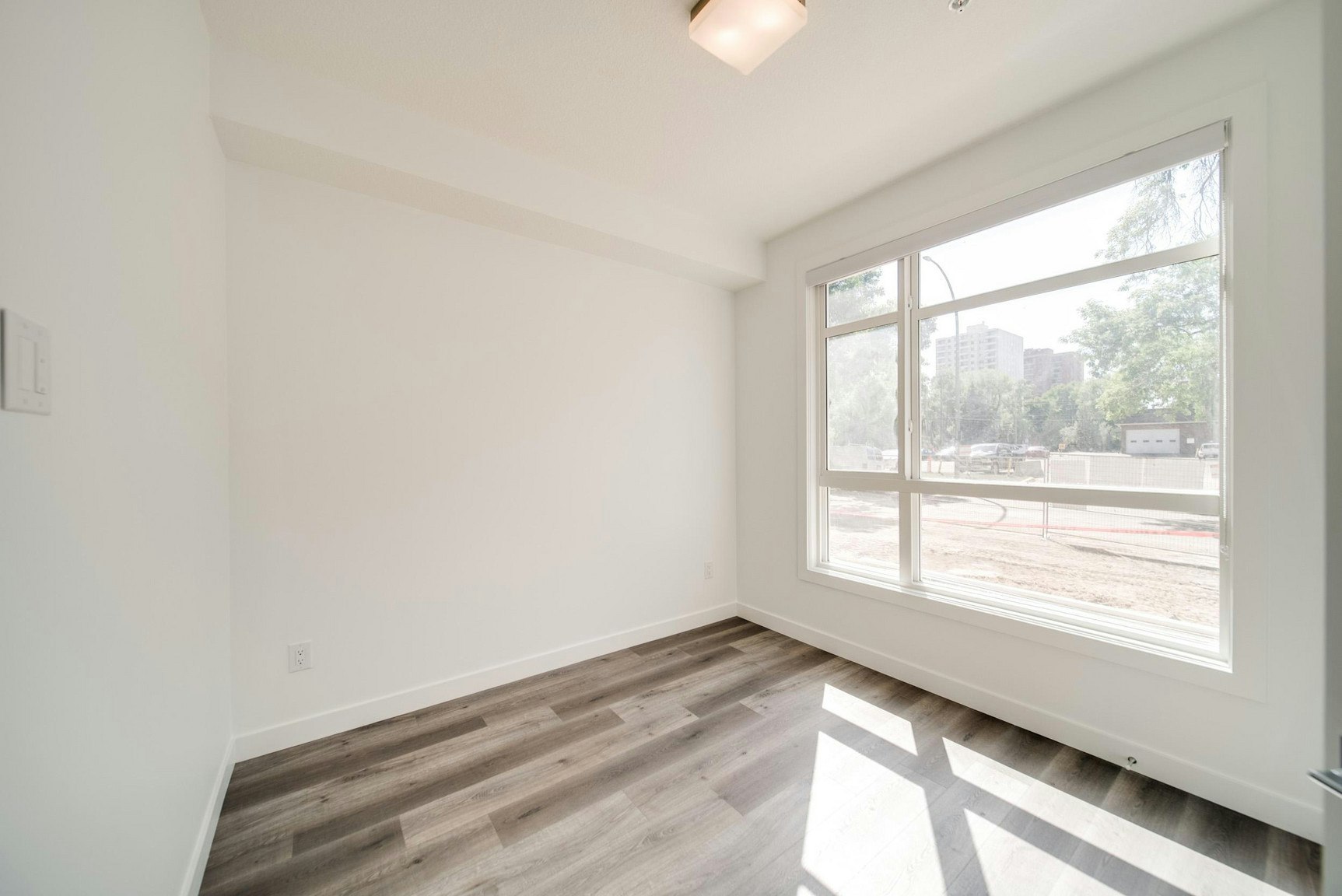 611-10015 113 Street, Edmonton, AB, T5K 0S8 - 12
