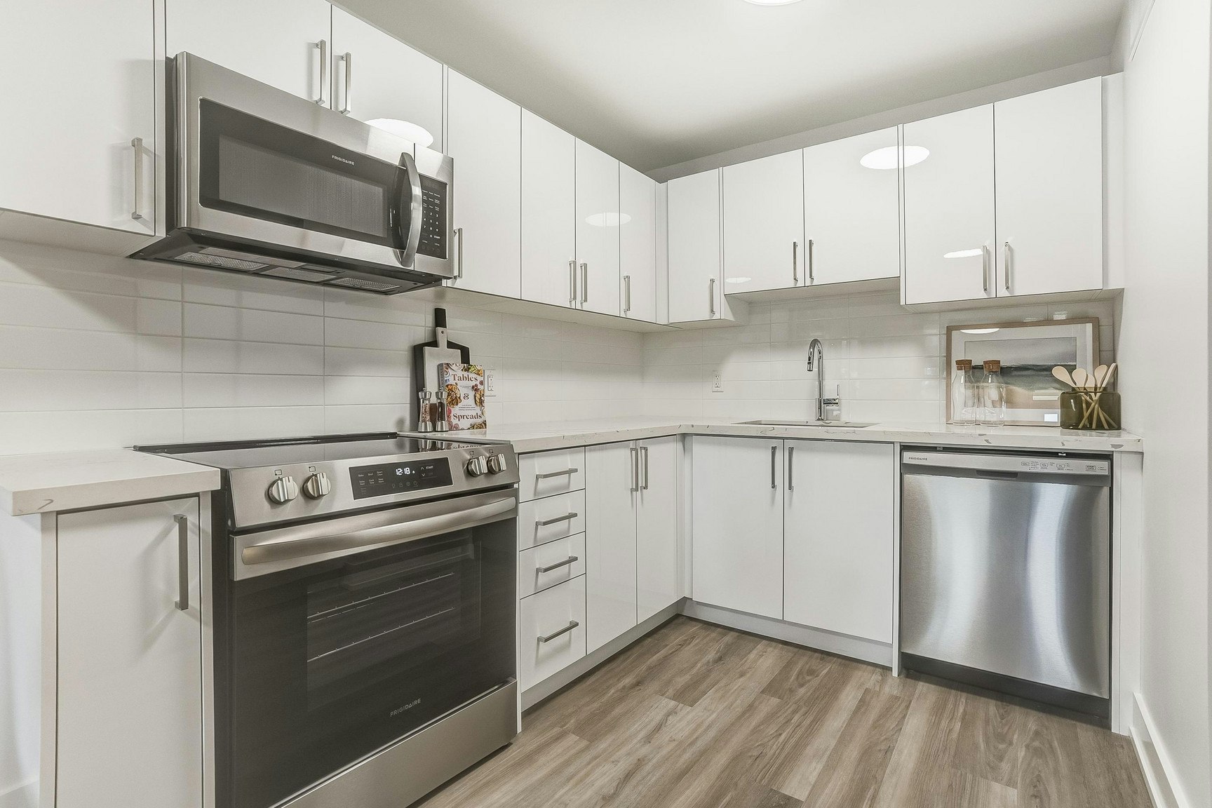 11-6515 Glen Erin Drive, Mississauga, ON, L5N 8P9 - 2