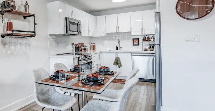 6-6515 Glen Erin Drive, Mississauga, ON, L5N 8P9 - 2