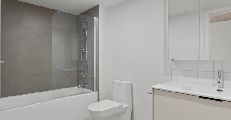 2198 De Maisonneuve Boulevard Est, Montréal, QC, H2K 0G5 - 9
