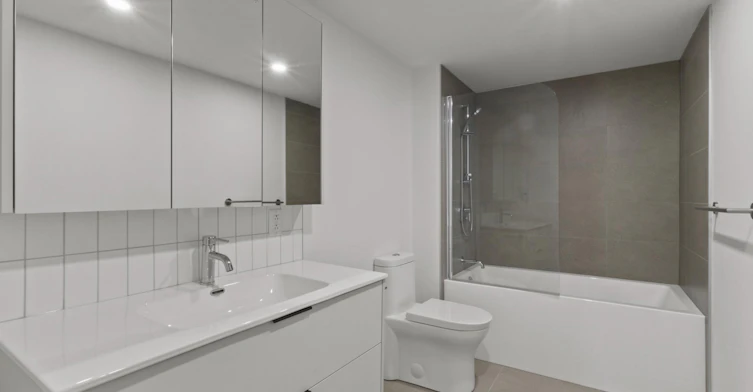 2198 De Maisonneuve Boulevard Est, Montréal, QC, H2K 0G5 - 23