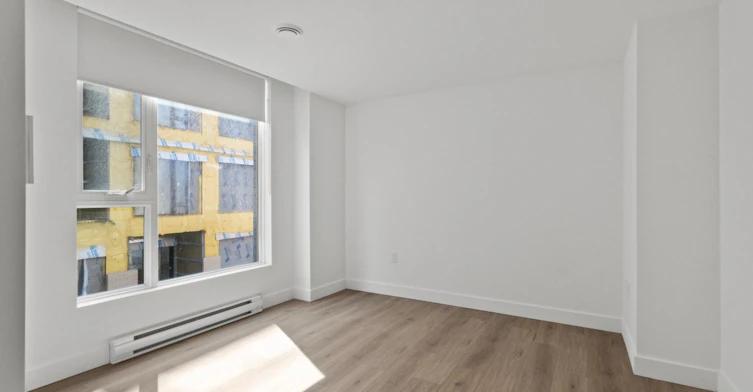 2198 De Maisonneuve Boulevard Est, Montréal, QC, H2K 0G5 - 6
